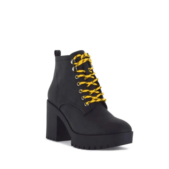 Seven7 Shoes - New Seven7 Black Women's Flatiron Lug Sole Boots Size 7